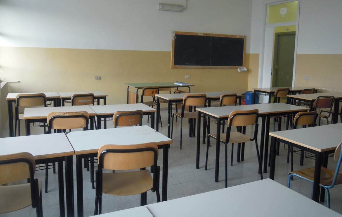 🔴🟢📢 IL GOVERNO MELONI SCARICA SULLA SCUOLA IL PROPRIO FALLIMENTO. A pagare sono Terni, studenti e famigl…